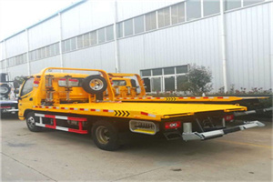 元坝区附近拖车救援搭电